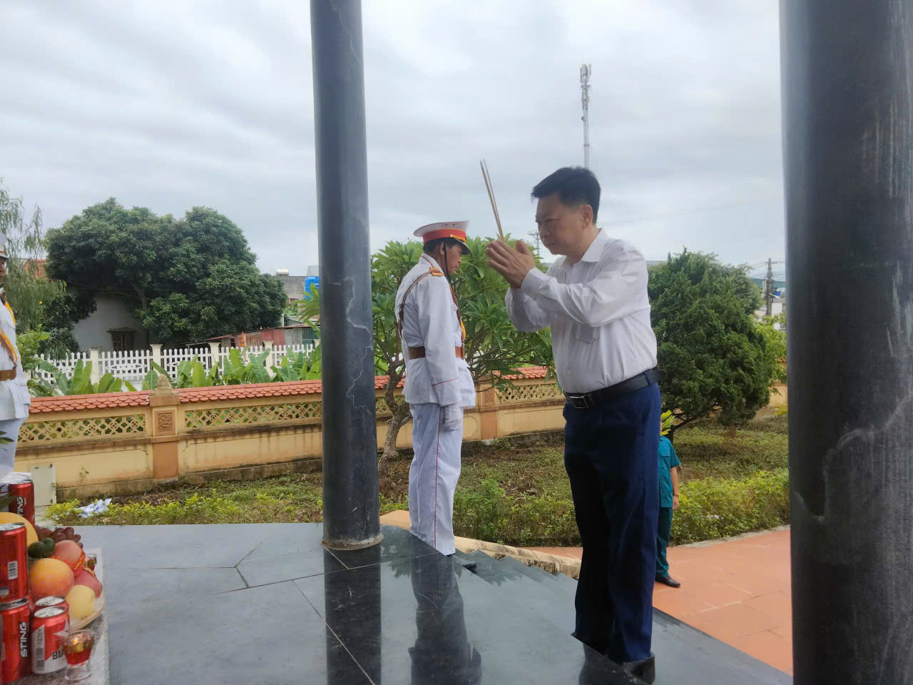 Anh-tin-bai